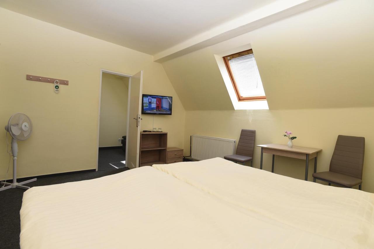 Hotel U Jezirka Liberec Ngoại thất bức ảnh